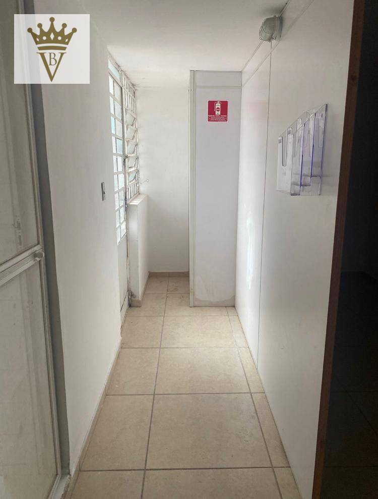 Casa à venda com 4 quartos, 235m² - Foto 11