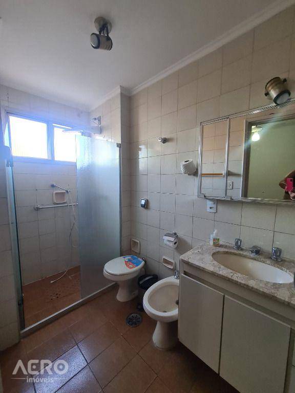 Apartamento à venda com 3 quartos, 107m² - Foto 12