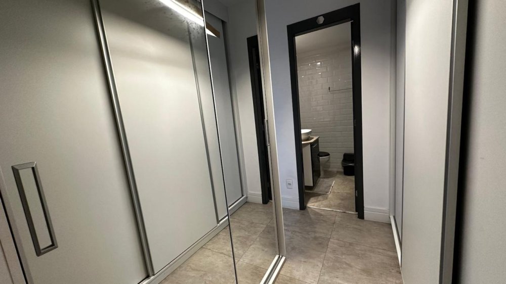 Apartamento à venda com 3 quartos, 134m² - Foto 2