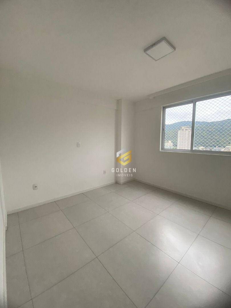 Apartamento à venda com 2 quartos, 70m² - Foto 9