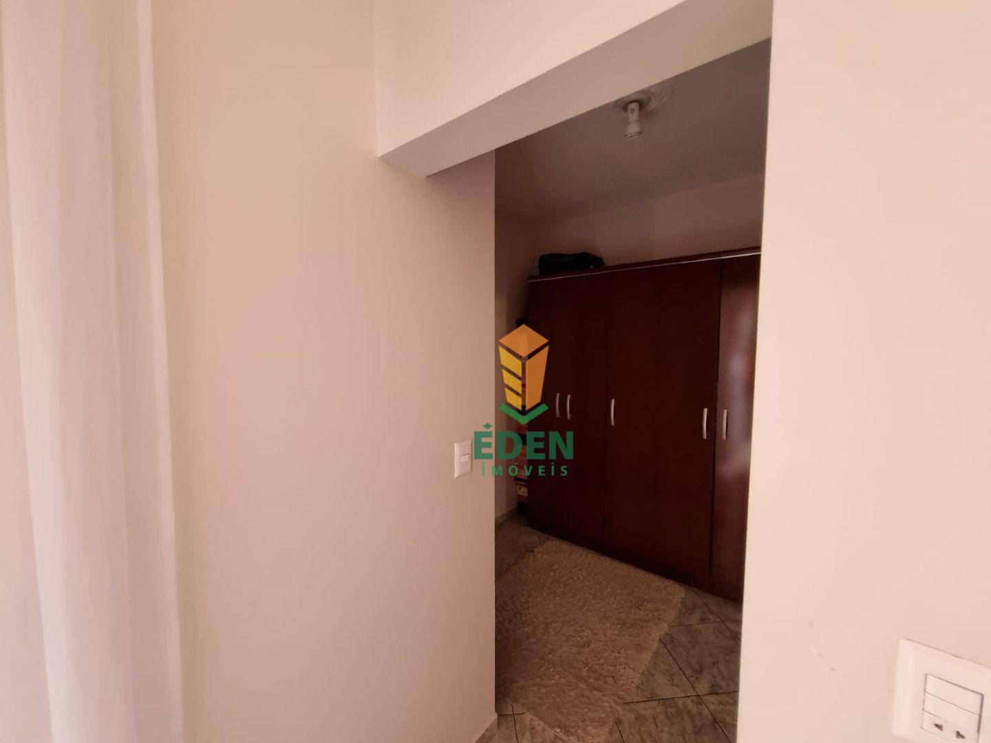 Casa à venda com 3 quartos, 218m² - Foto 35