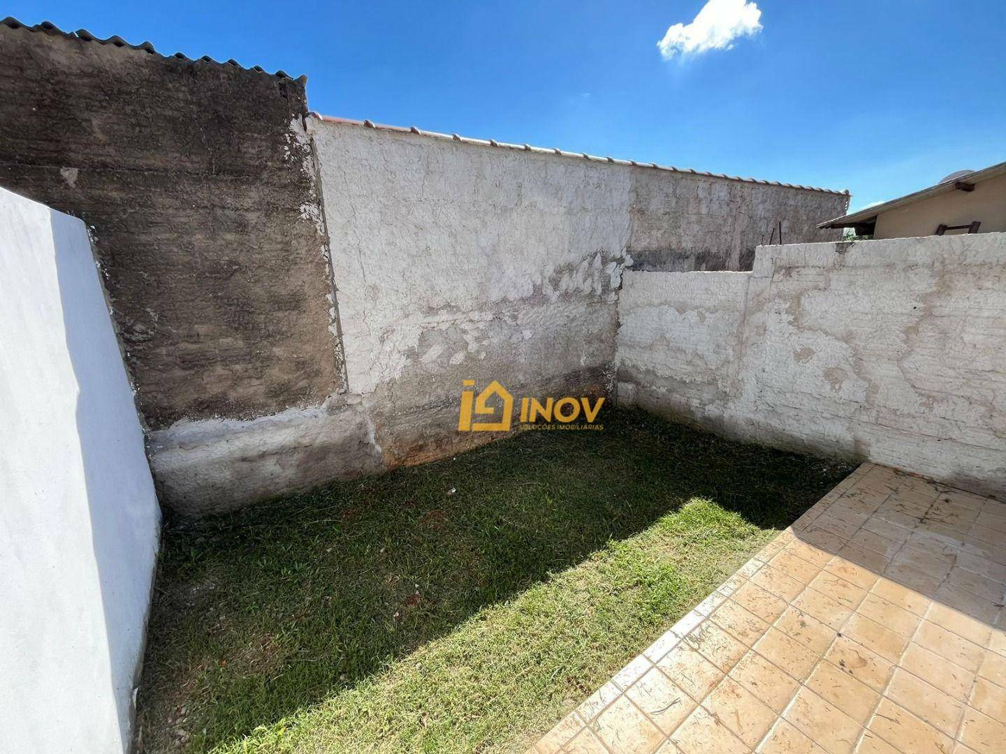 Casa à venda com 2 quartos, 58m² - Foto 2