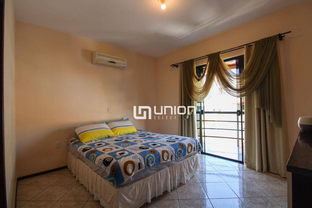 Casa à venda com 3 quartos, 270m² - Foto 15