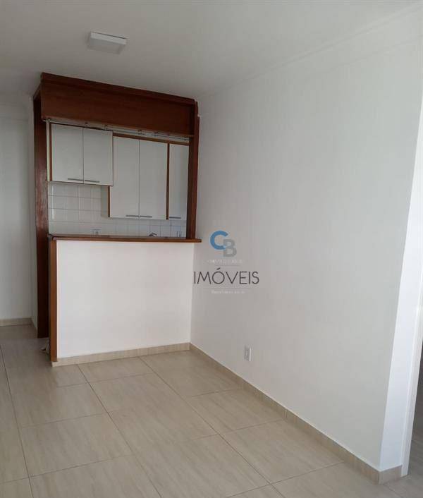 Apartamento à venda com 2 quartos, 42m² - Foto 2