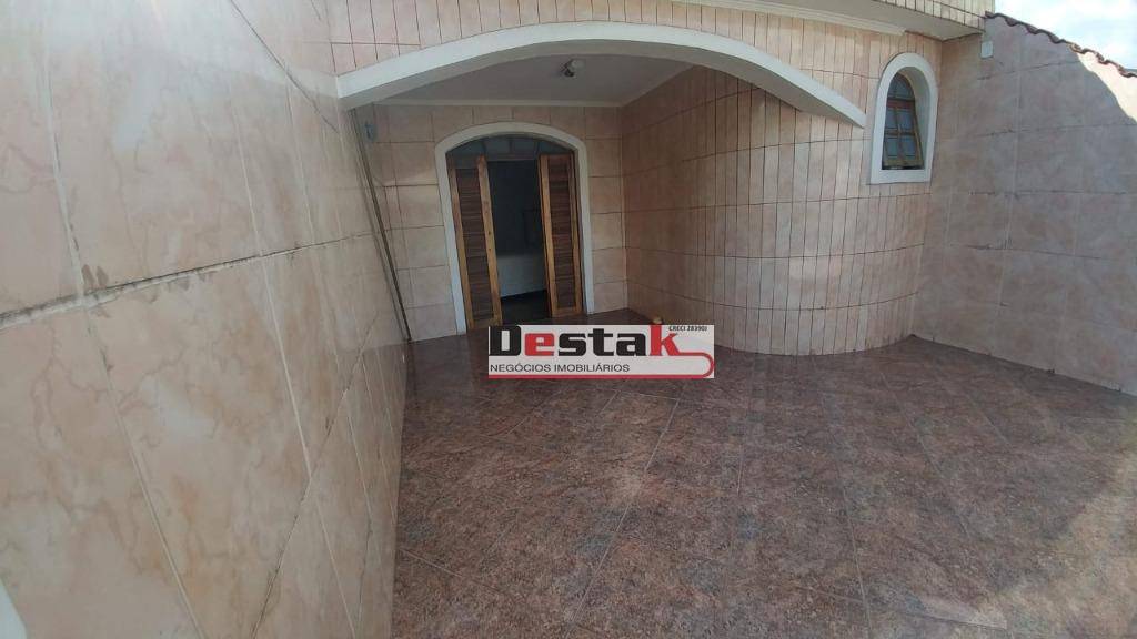 Sobrado à venda com 3 quartos, 185m² - Foto 4