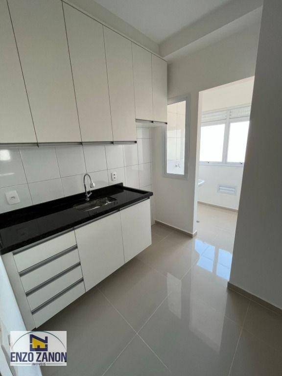 Apartamento para alugar com 2 quartos, 64m² - Foto 9