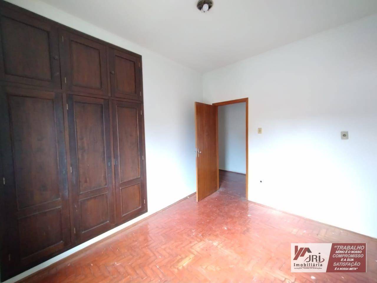 Casa para alugar com 3 quartos, 200m² - Foto 14