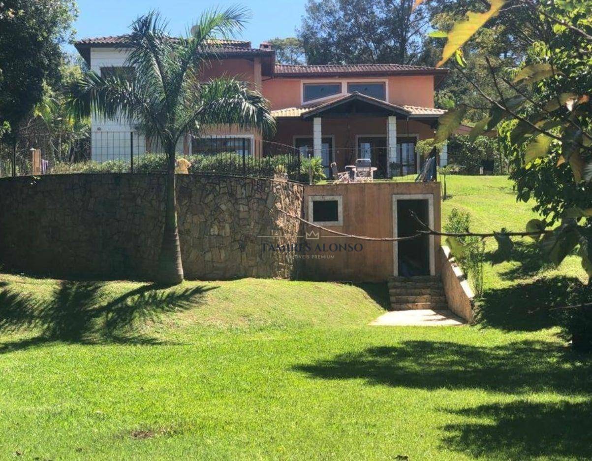 Casa à venda com 5 quartos, 300m² - Foto 1