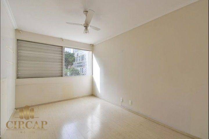 Apartamento à venda com 3 quartos, 135m² - Foto 11