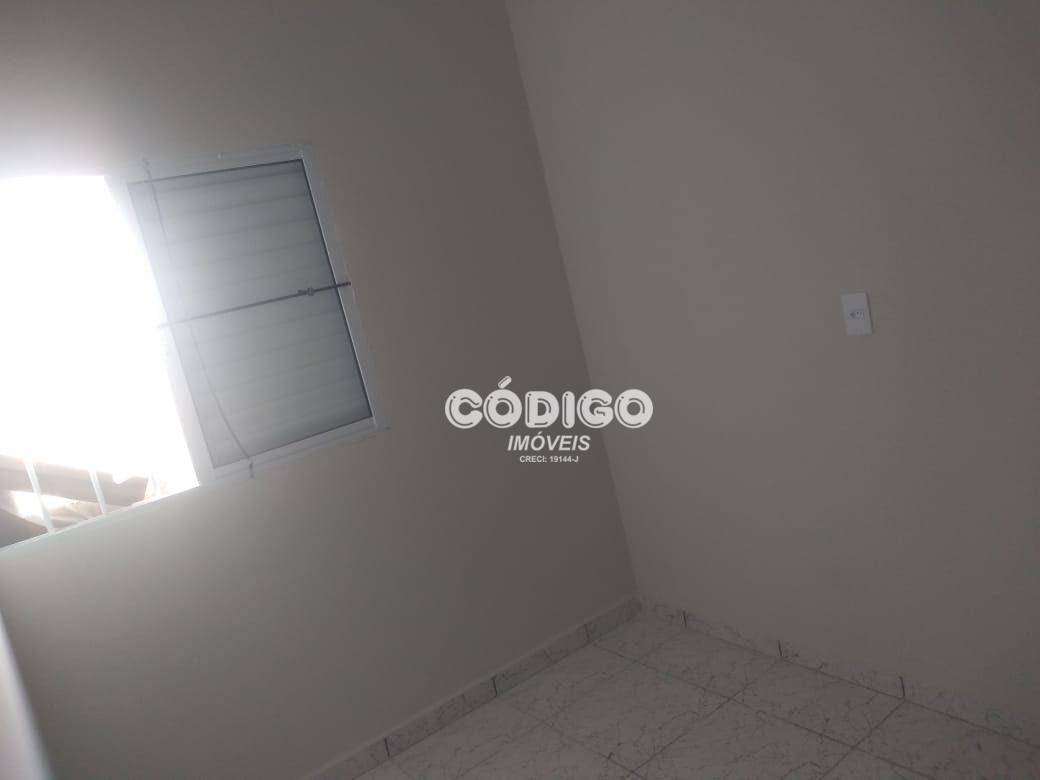 Apartamento para alugar com 2 quartos, 38m² - Foto 4