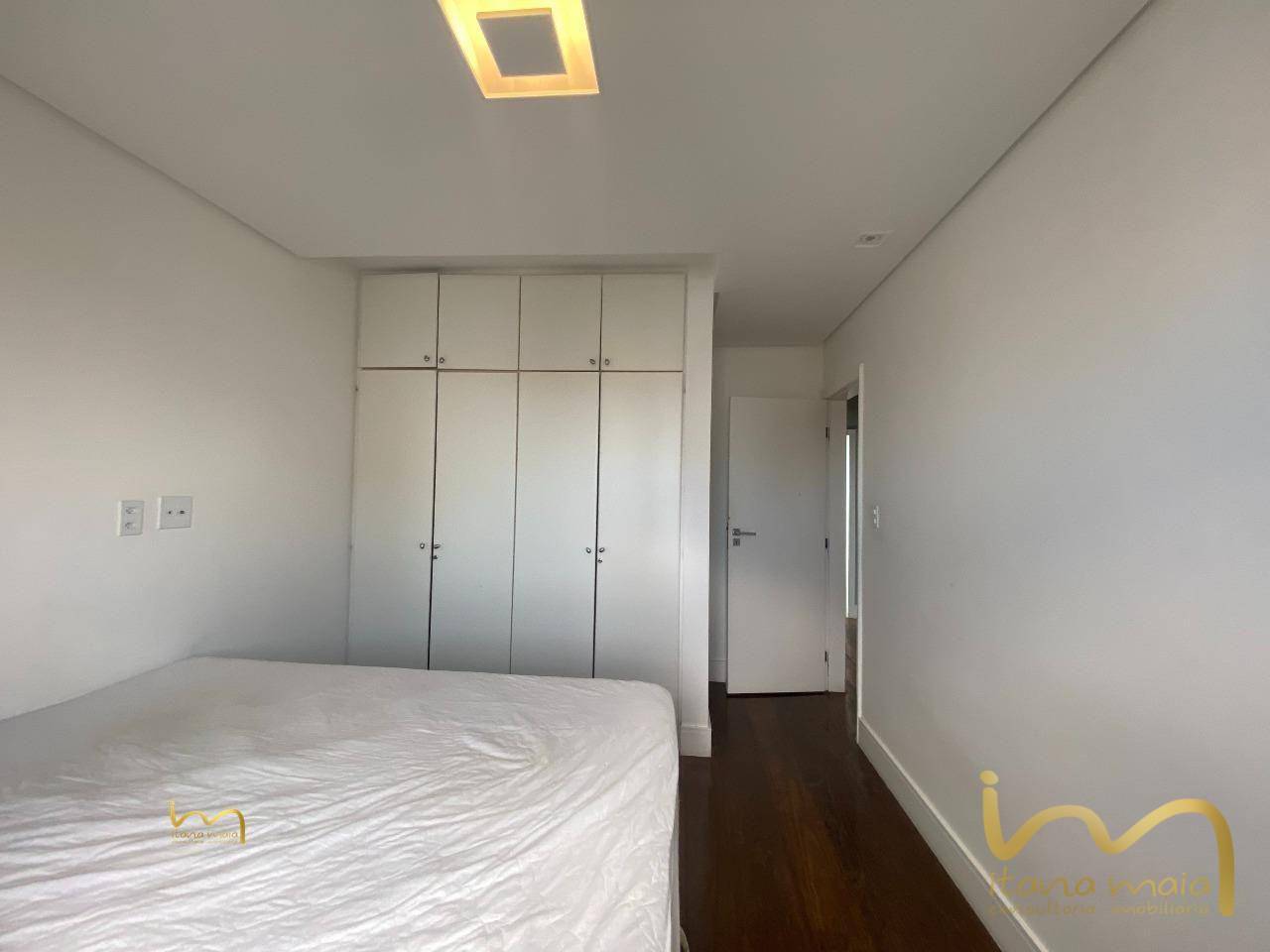 Apartamento à venda com 4 quartos, 225m² - Foto 7