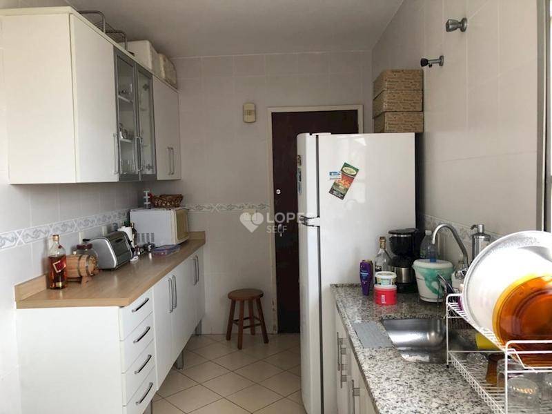 Apartamento à venda com 2 quartos, 80m² - Foto 11