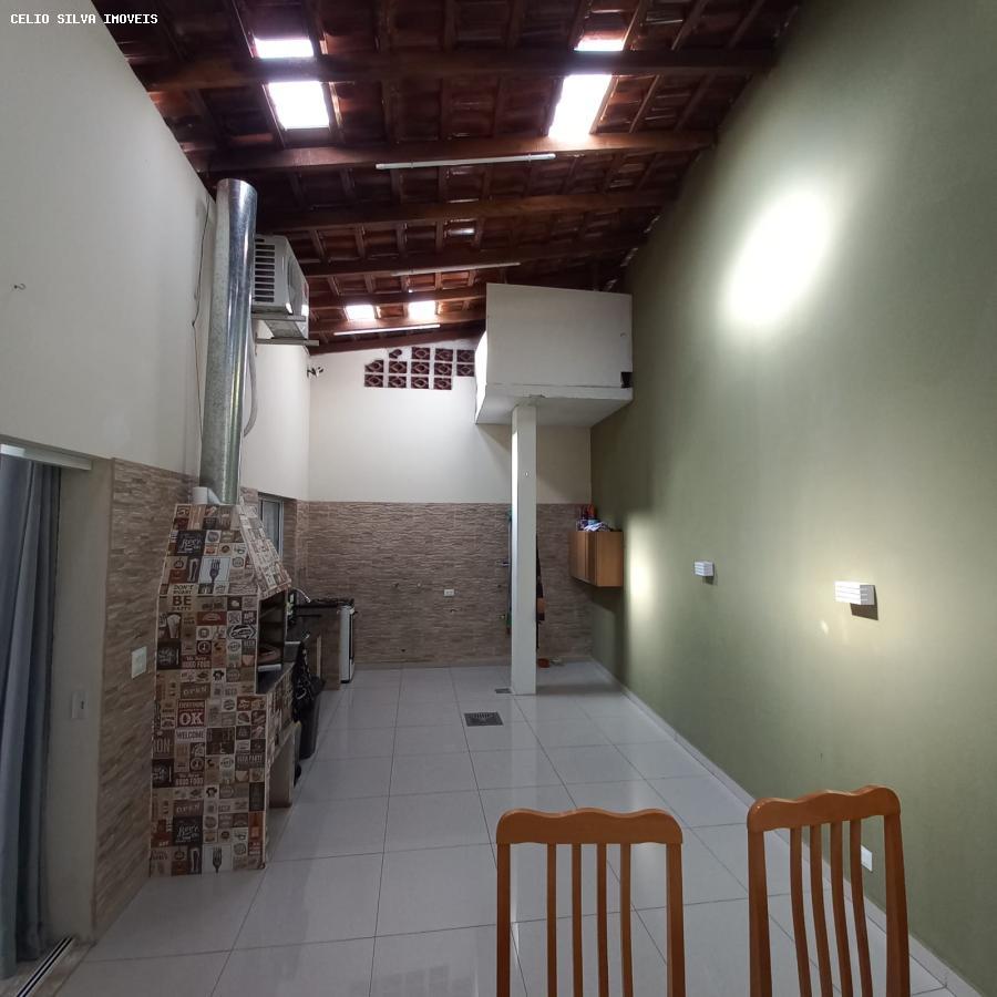 Casa à venda com 3 quartos, 177m² - Foto 4