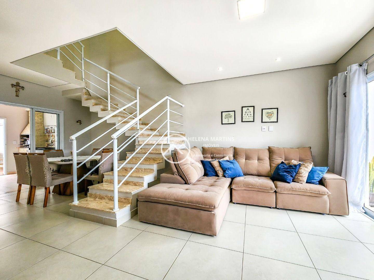 Sobrado à venda com 3 quartos, 180m² - Foto 1