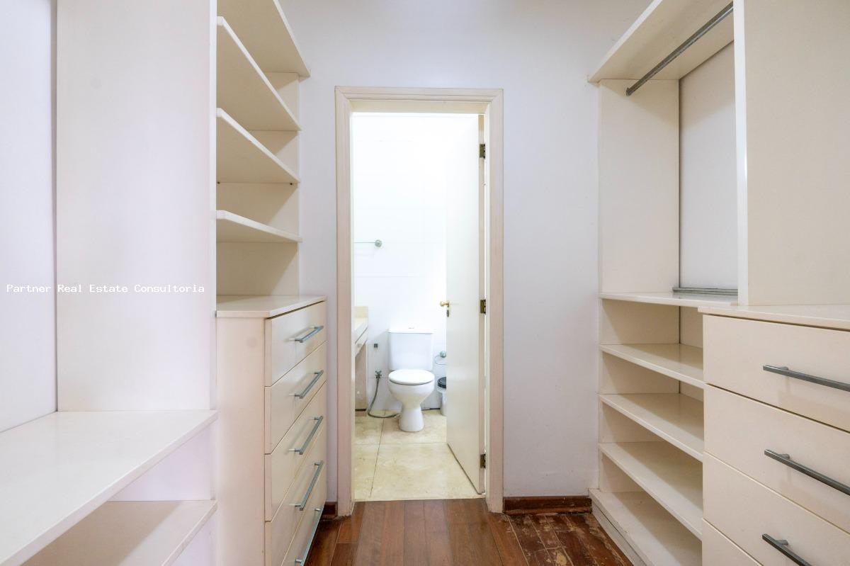 Casa à venda com 6 quartos, 1918m² - Foto 36