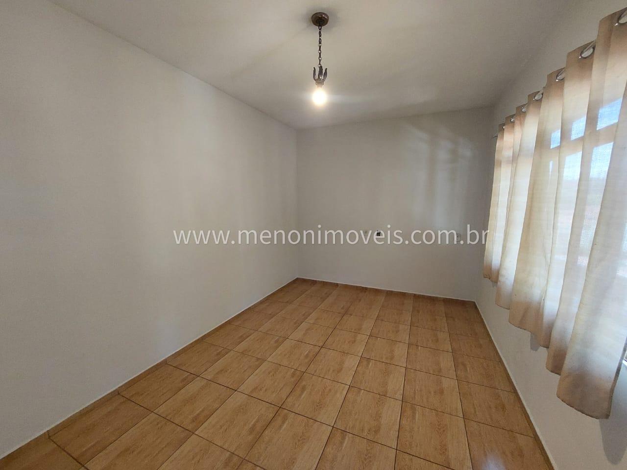 Casa à venda com 3 quartos, 182m² - Foto 2