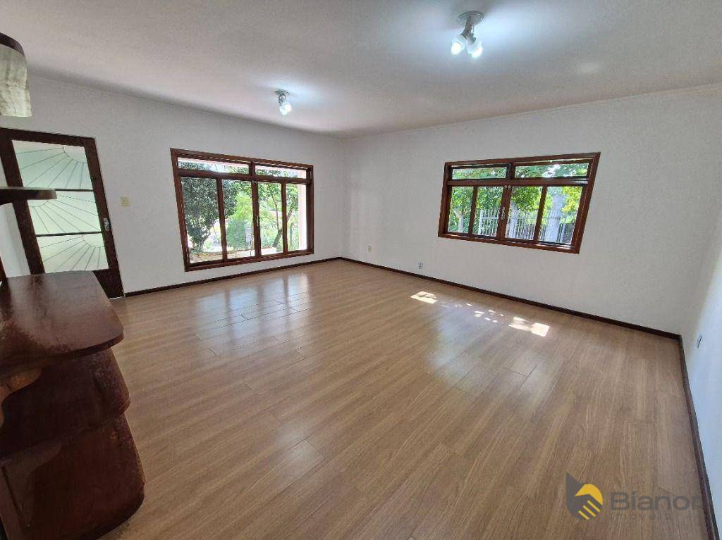 Casa para alugar com 3 quartos, 209m² - Foto 5