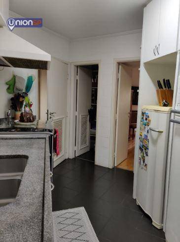 Apartamento à venda com 3 quartos, 138m² - Foto 7