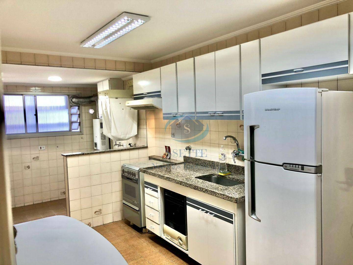 Apartamento à venda com 2 quartos, 72m² - Foto 3