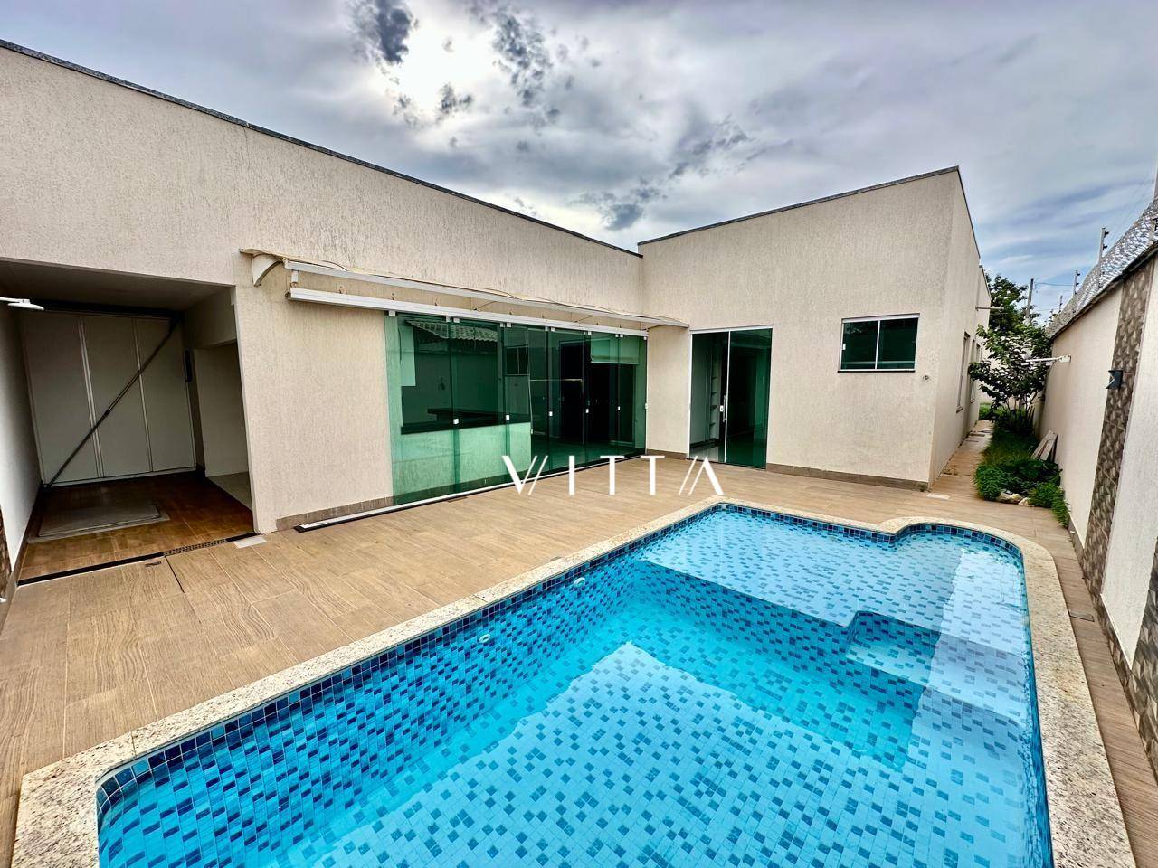 Casa, 3 quartos, 218 m² - Foto 1