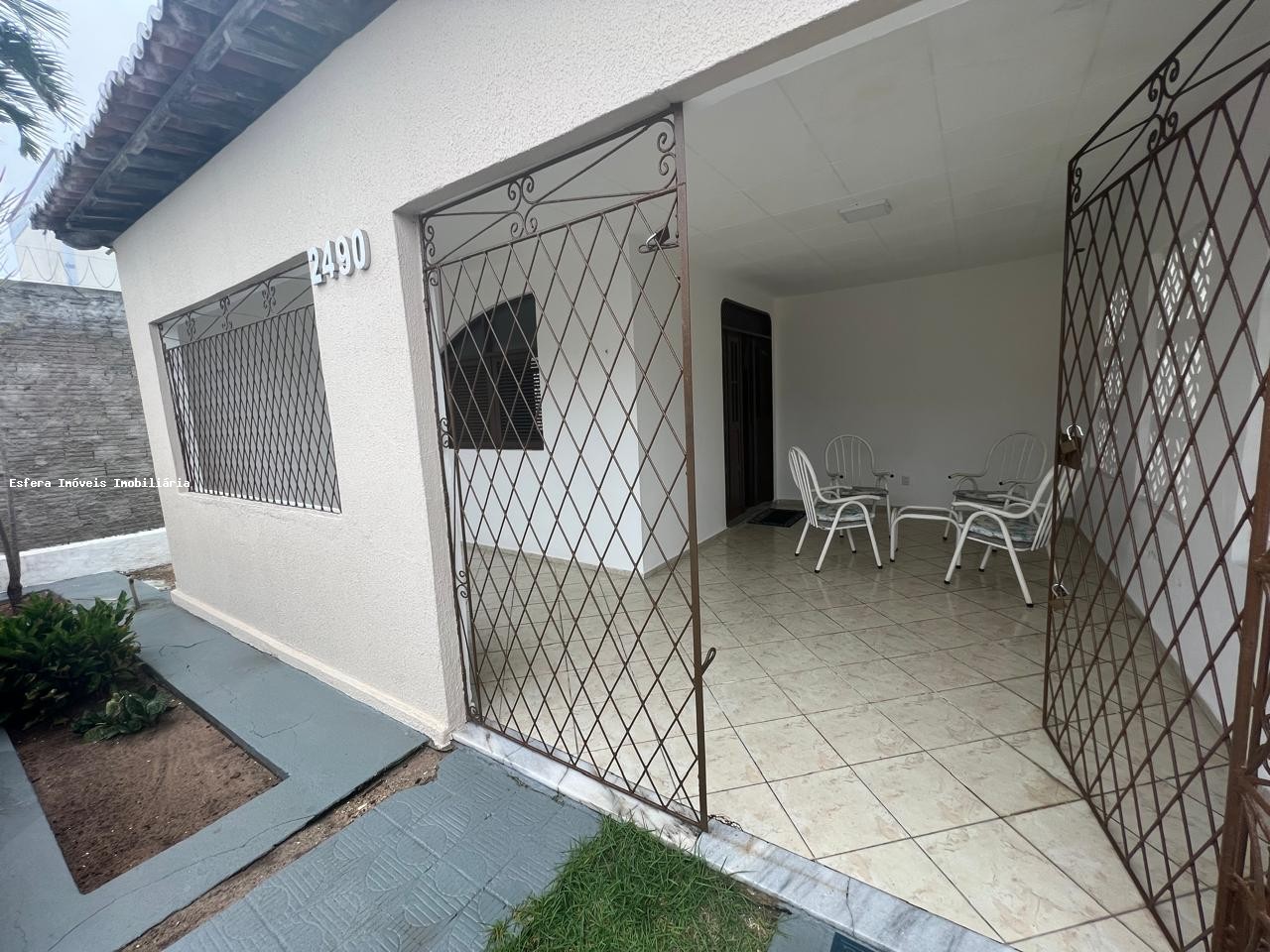 Casa para alugar com 3 quartos, 200m² - Foto 2