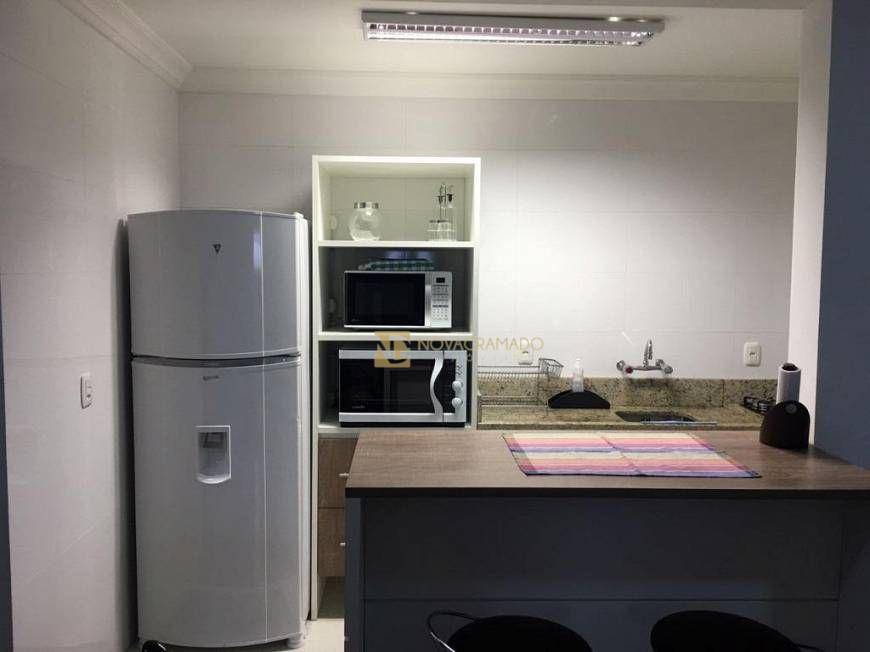 Apartamento à venda com 2 quartos, 72m² - Foto 2