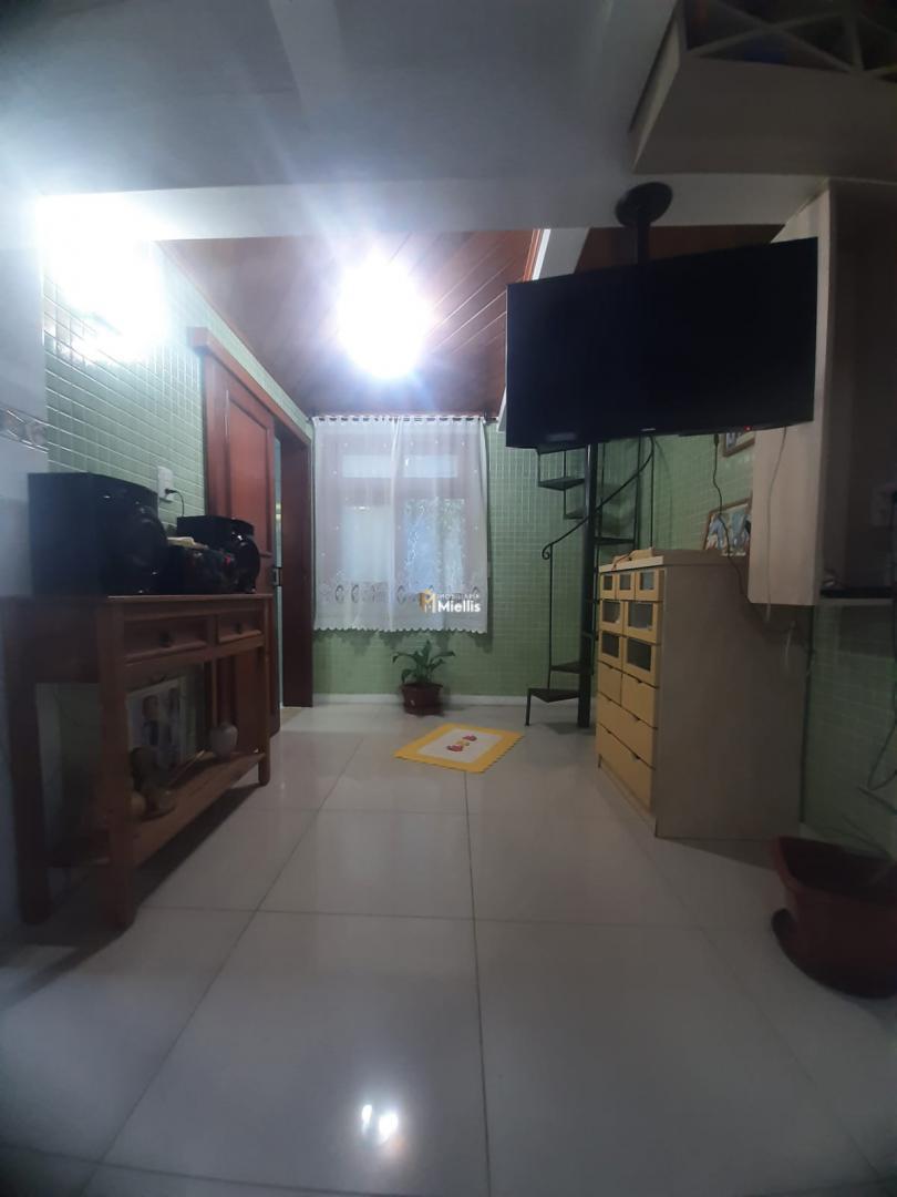 Casa à venda com 3 quartos, 200m² - Foto 10