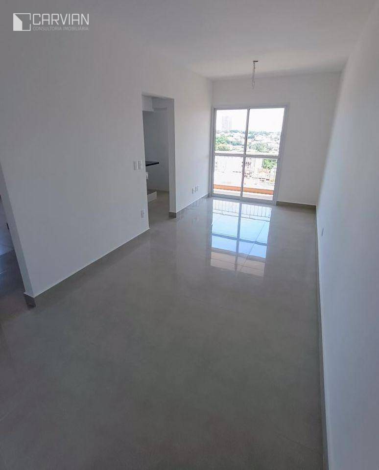 Apartamento à venda com 2 quartos, 67m² - Foto 1