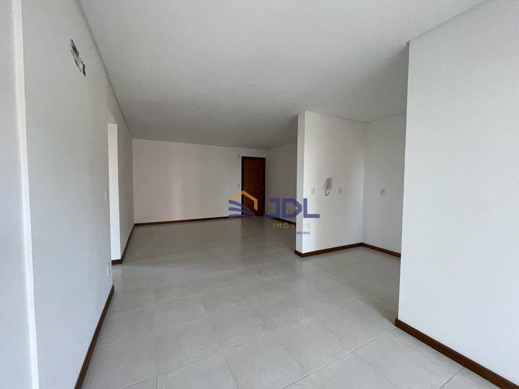 Apartamento à venda com 2 quartos, 77m² - Foto 3