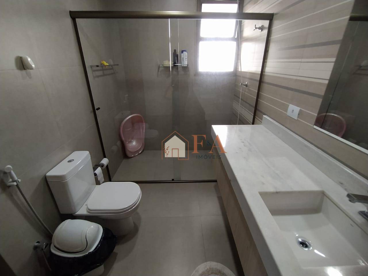 Apartamento à venda com 4 quartos, 240m² - Foto 22