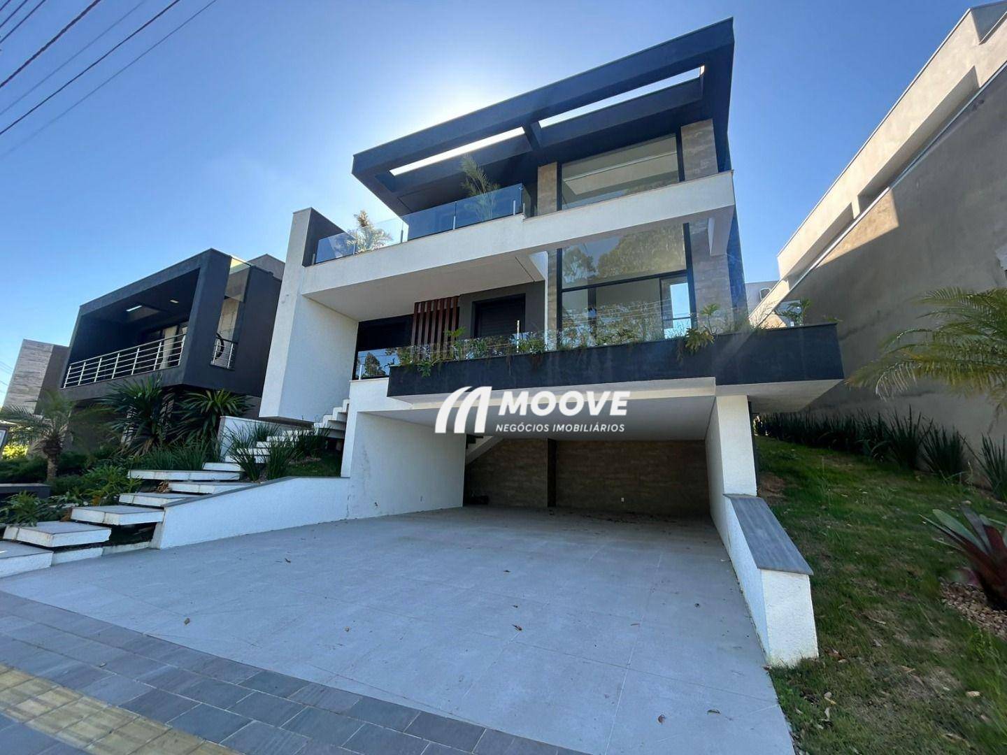 Sobrado, 4 quartos, 300 m² - Foto 1