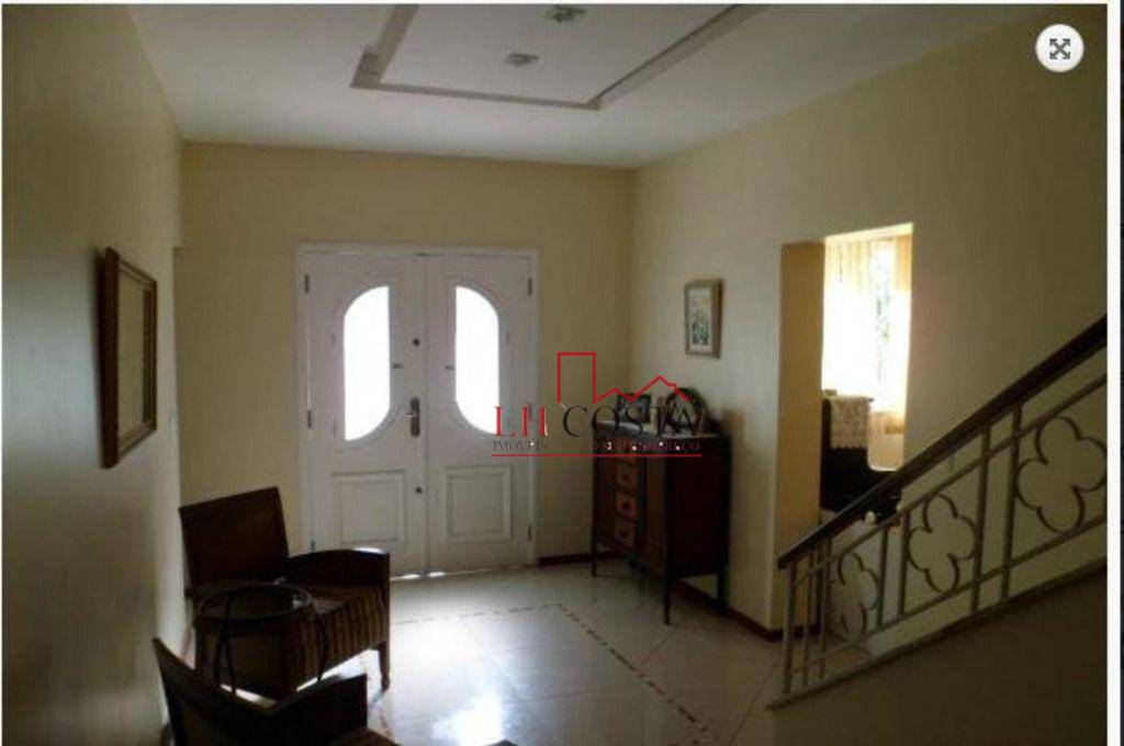 Casa à venda com 5 quartos, 260m² - Foto 2