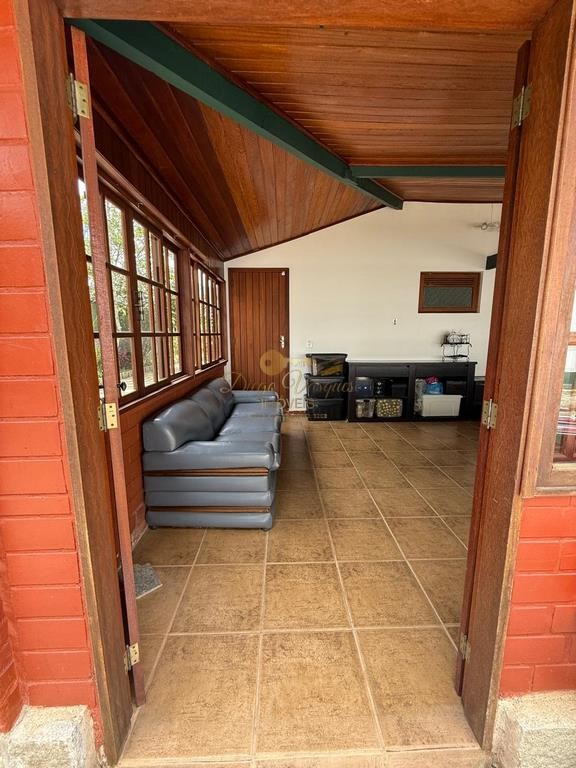 Casa à venda com 7 quartos, 2200m² - Foto 11