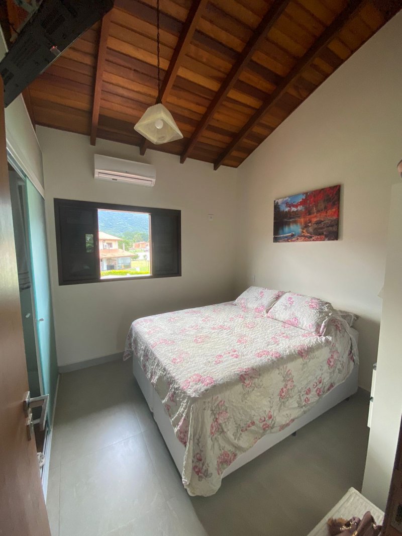 Casa à venda com 2 quartos, 78m² - Foto 14