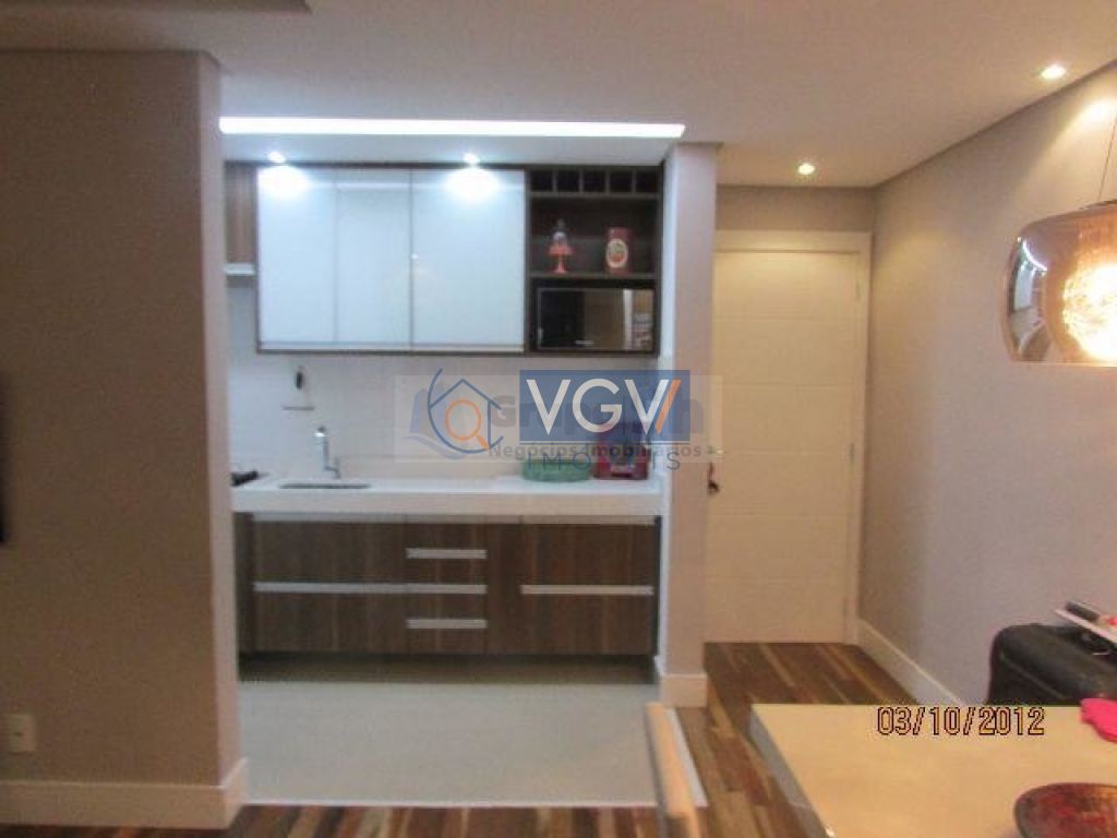 Apartamento à venda com 2 quartos, 68m² - Foto 4