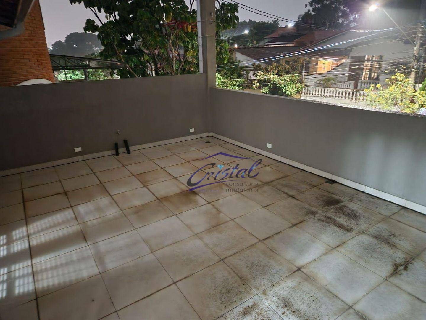 Casa para alugar com 4 quartos, 200m² - Foto 30