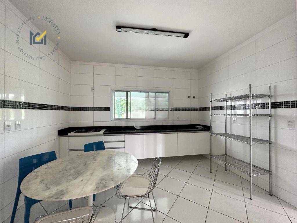 Casa de Condomínio para alugar com 3 quartos, 230m² - Foto 3