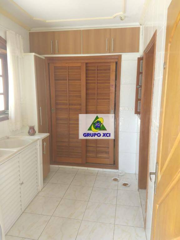 Casa à venda com 4 quartos, 200m² - Foto 30