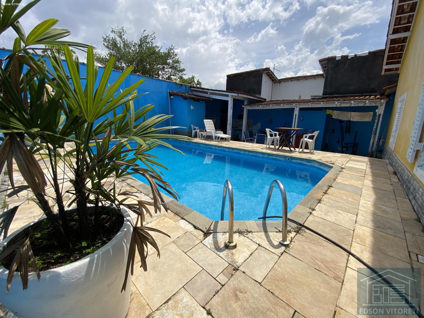 Casa para alugar com 3 quartos, 200m² - Foto 25