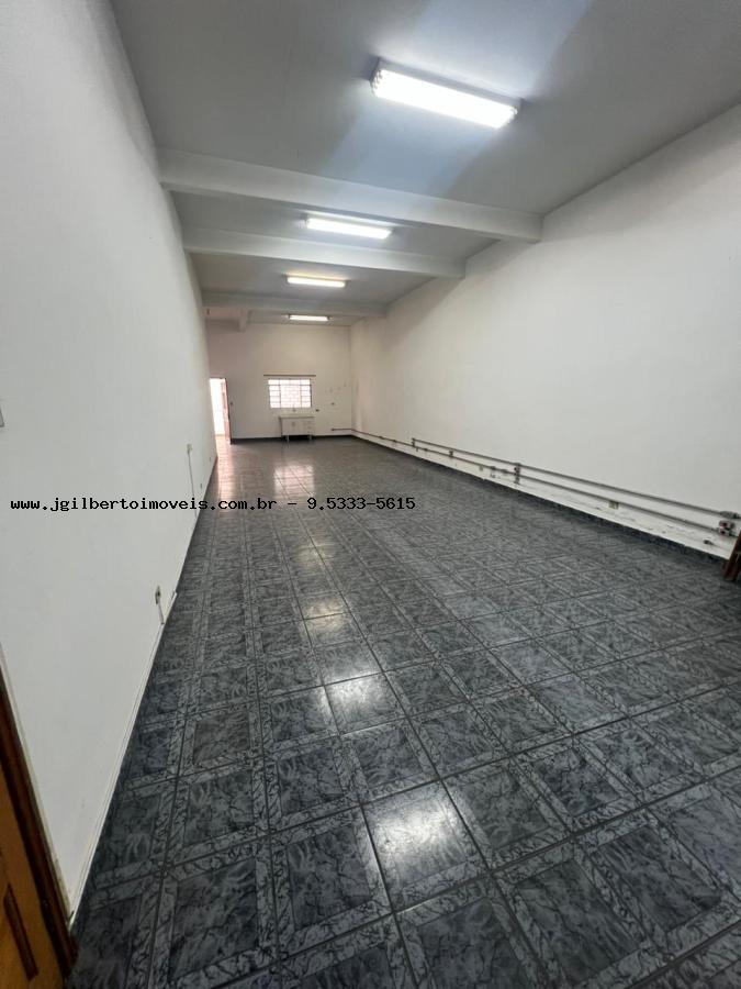 Casa à venda com 3 quartos, 200m² - Foto 15