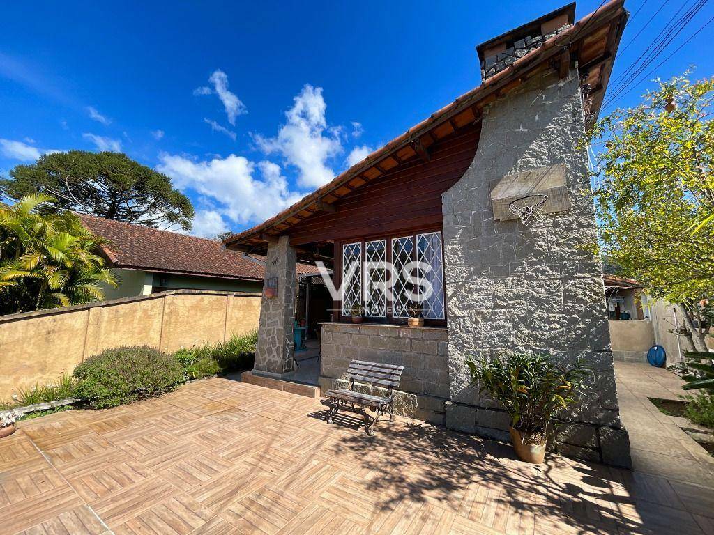 Casa à venda com 3 quartos, 185m² - Foto 2