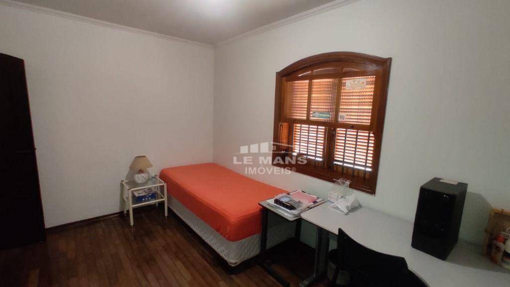 Casa à venda com 4 quartos, 196m² - Foto 14