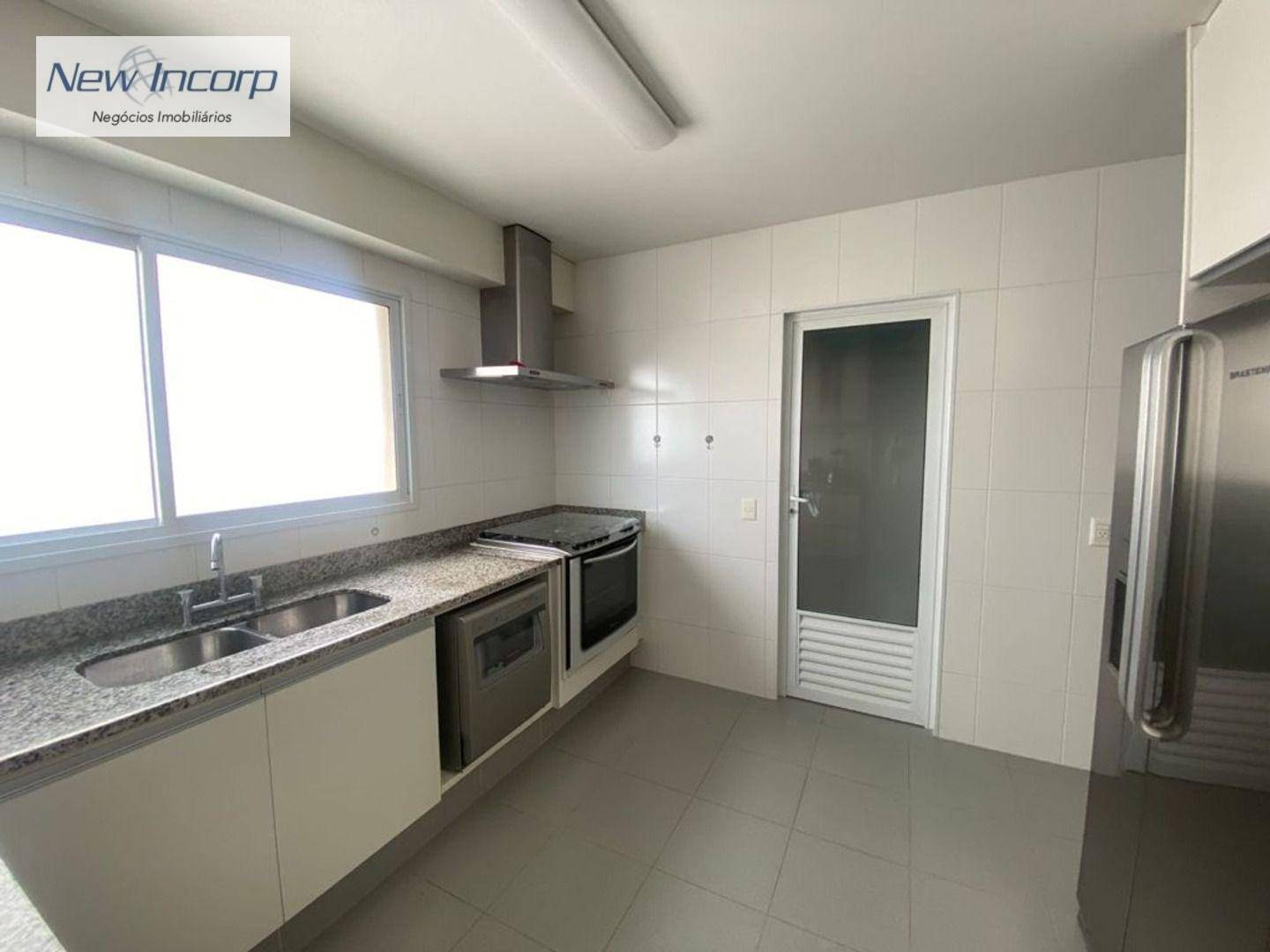 Apartamento à venda com 4 quartos, 202m² - Foto 17