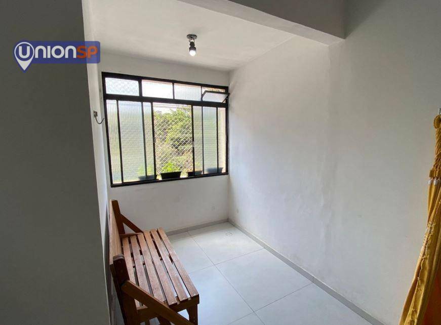 Apartamento à venda com 2 quartos, 77m² - Foto 3