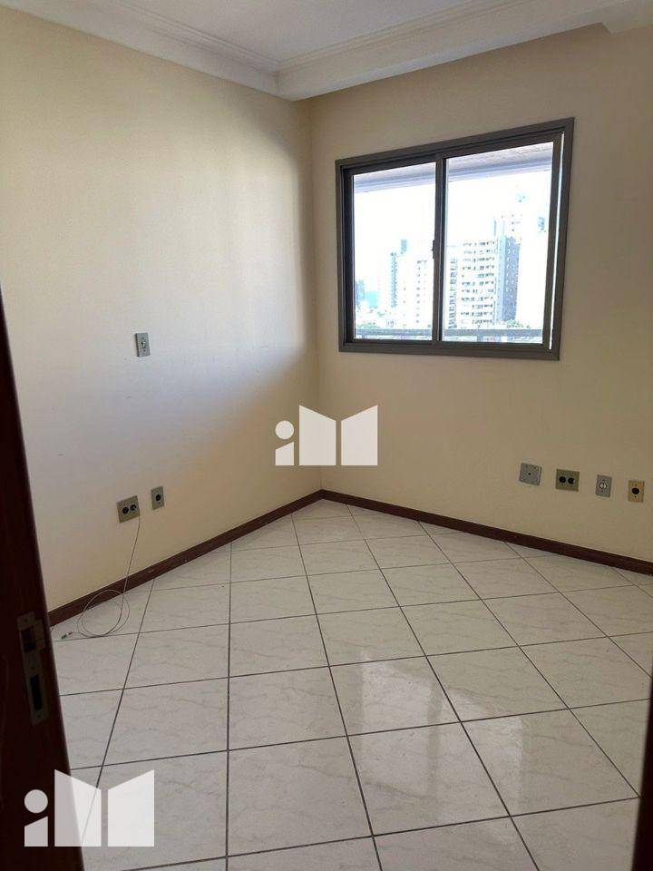 Apartamento à venda com 3 quartos, 110m² - Foto 7