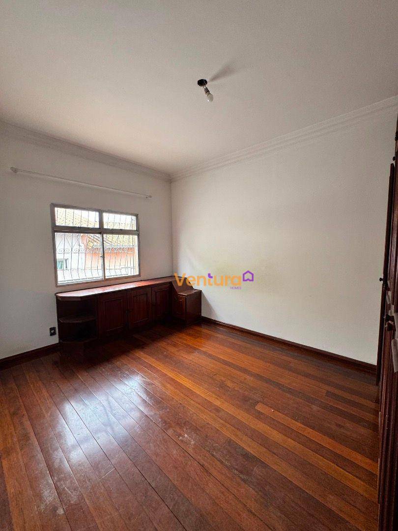 Casa à venda e aluguel com 3 quartos, 215m² - Foto 17