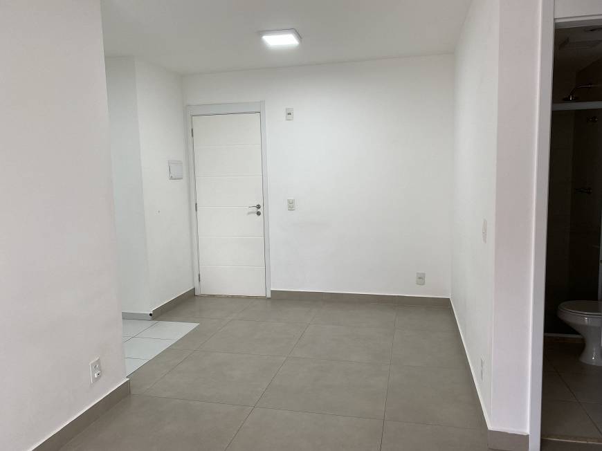 Apartamento à venda com 2 quartos, 70m² - Foto 1