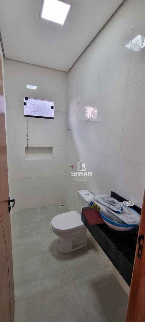 Casa de Condomínio à venda com 3 quartos, 300m² - Foto 2