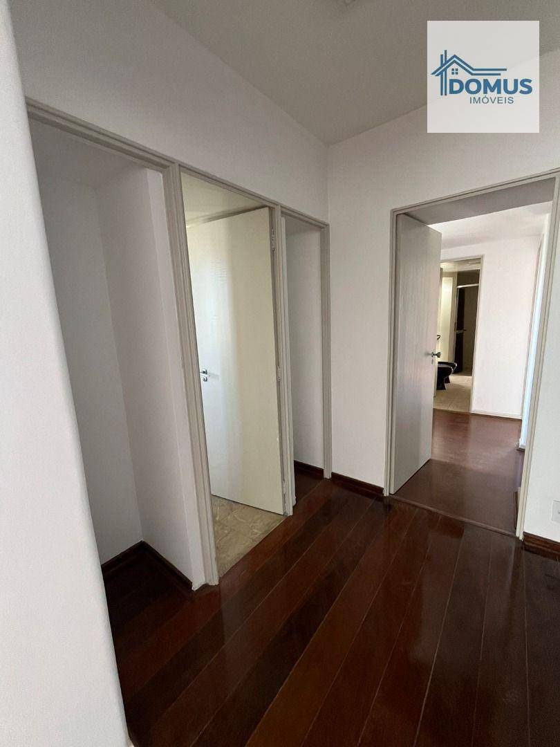 Apartamento para alugar com 4 quartos, 230m² - Foto 7