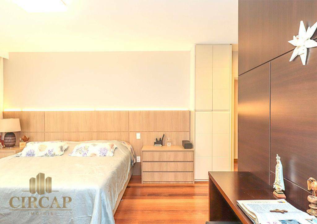 Apartamento à venda com 3 quartos, 226m² - Foto 20